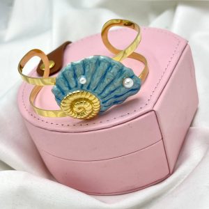 Manchette coquillage bleu